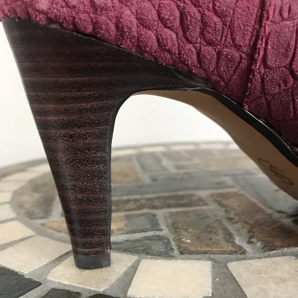 NEW Joan & David CIRCA LUXE Suede Ankle Boots in Burgundy, size7M - Picture 7 of 10